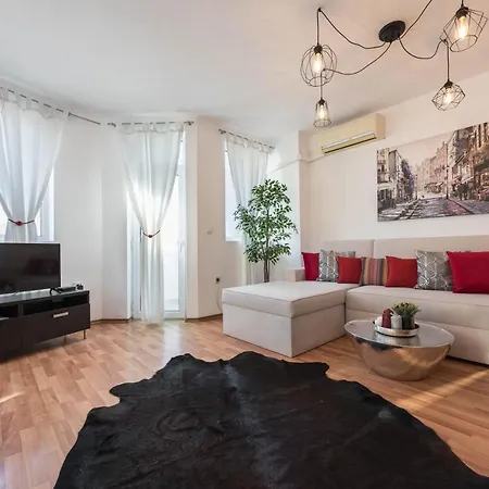 Apartment White Elegance Center