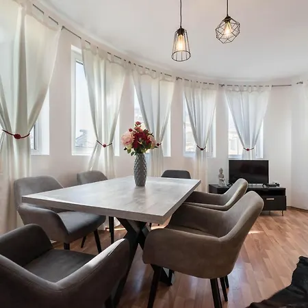 Apartment White Elegance Center