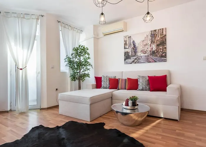 White Elegance Center Apartment Varna