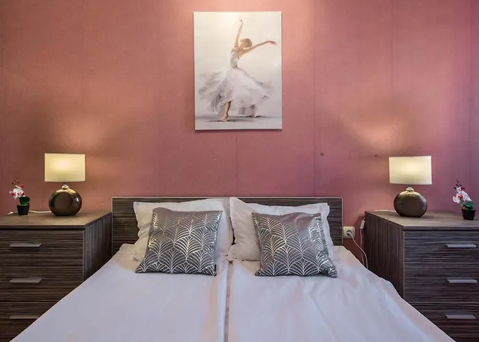 White Elegance Center Apartment