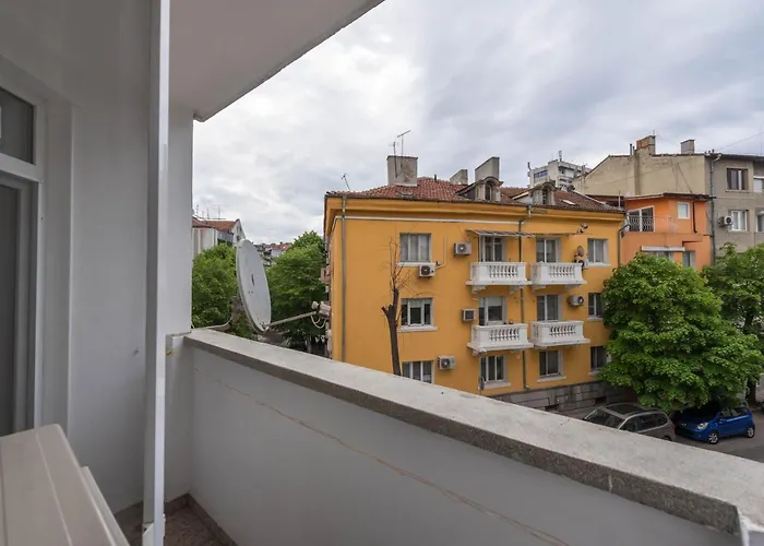 White Elegance Center *